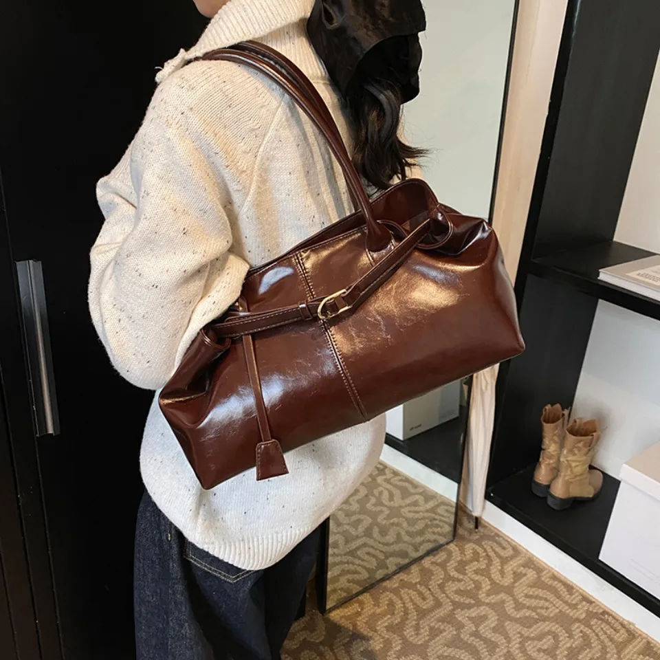 Зимняя масляная сумка-хобо из  – обзор и цена Leather Work Handbag